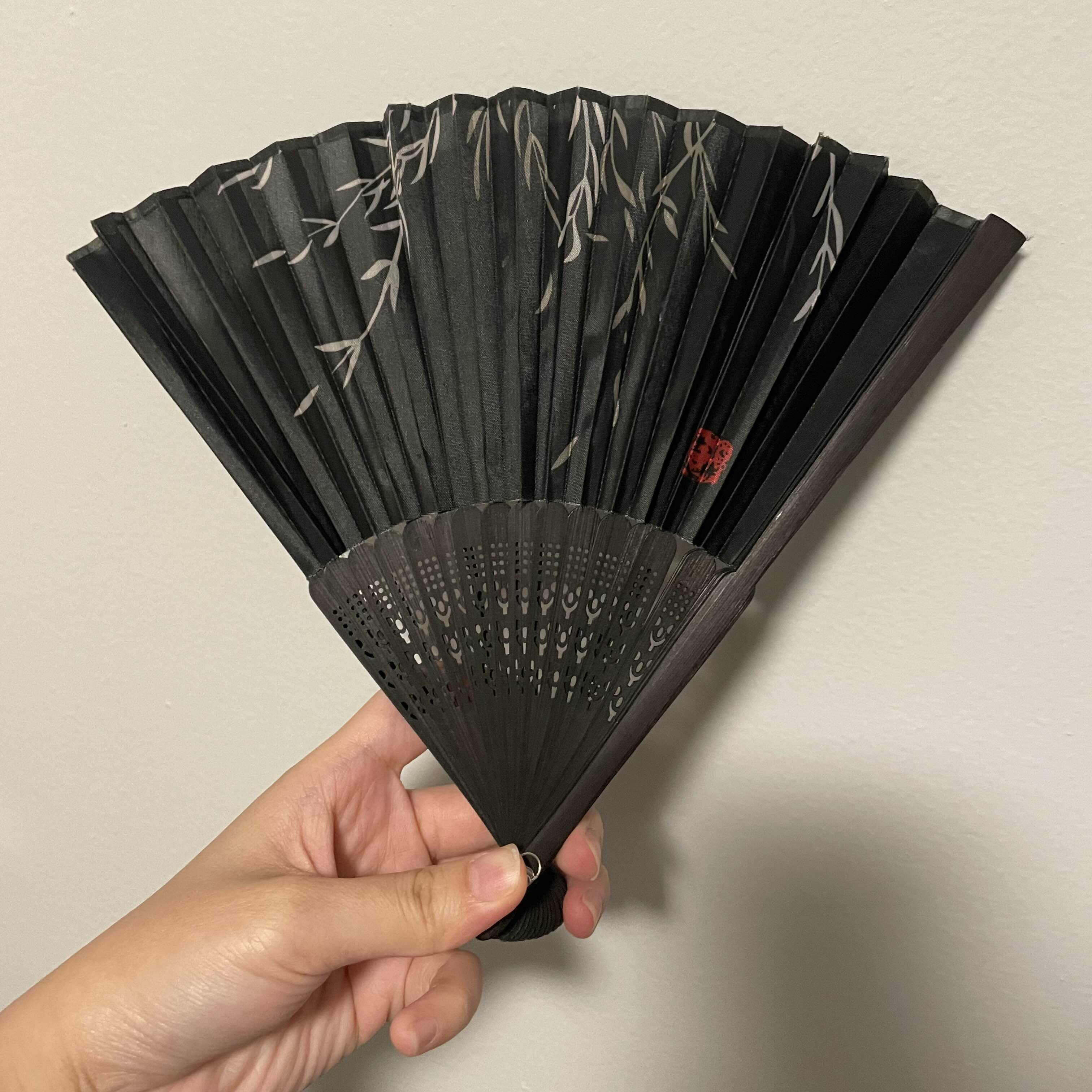 A hand fan